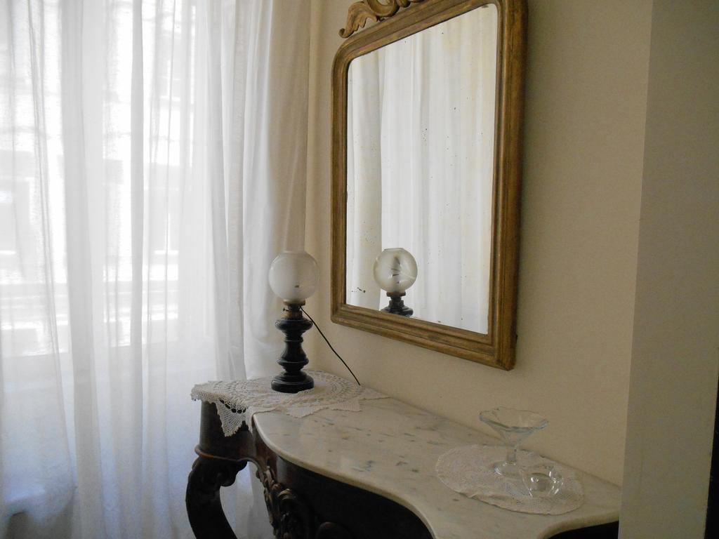 Apartamento Casa Sannazzaro Nápoles Habitación foto
