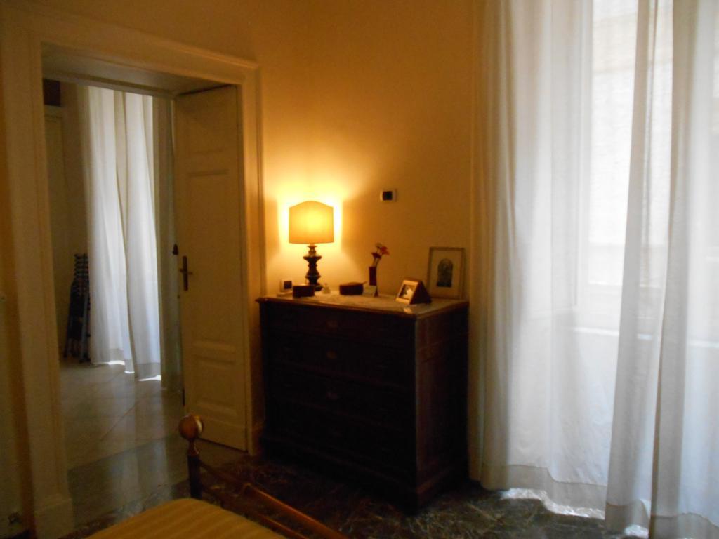 Apartamento Casa Sannazzaro Nápoles Habitación foto