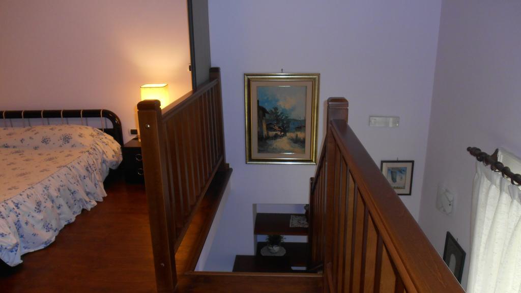Apartamento Casa Sannazzaro Nápoles Habitación foto